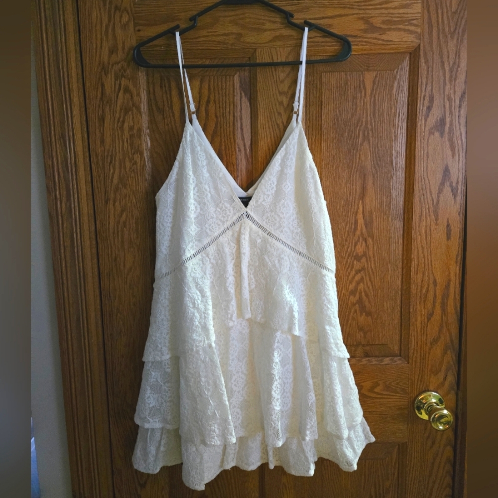 Forever 21 Lace Tiered Dress 💲BUNDLE AND SAVE BIG💲